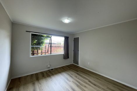 Photo of property in 24 Jillteresa Crescent, Half Moon Bay, Auckland, 2012