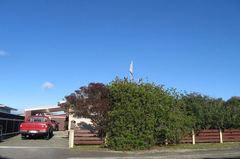 Photo of property in 3 Yates Street, Otaki Beach, Otaki, 5512