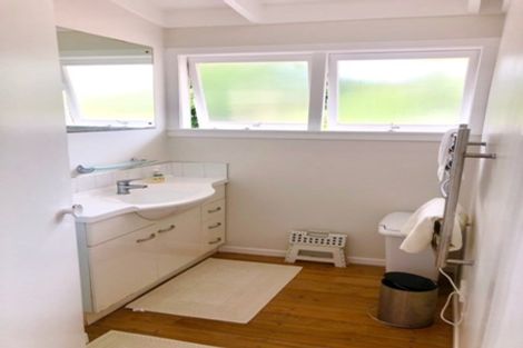 Photo of property in 104 Aeroview Drive, Beach Haven, Auckland, 0626