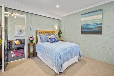 Photo of property in 22 Routly Avenue, Pukekohe, 2120