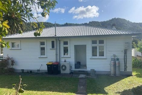 Photo of property in 90 Waikawa Road, Picton, 7220