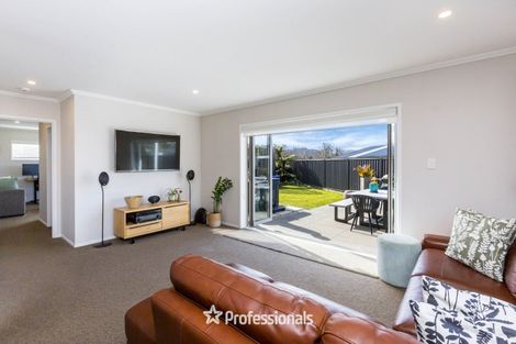 Photo of property in 2 Chalfont Road, Silverstream, Upper Hutt, 5019