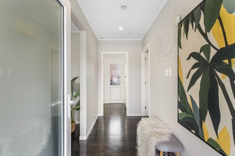 Photo of property in 1/51 Larne Avenue, Pakuranga Heights, Auckland, 2010