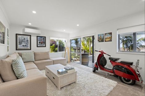 Photo of property in 33 The Ritz, Orewa, 0931