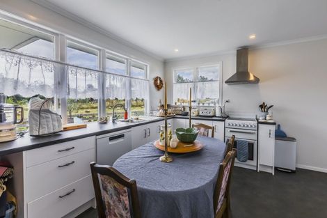 Photo of property in 11 Tiffen Lane, Waipawa, 4210