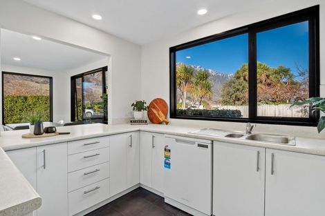 Photo of property in 2 Magnolia Place, Frankton, Queenstown, 9300