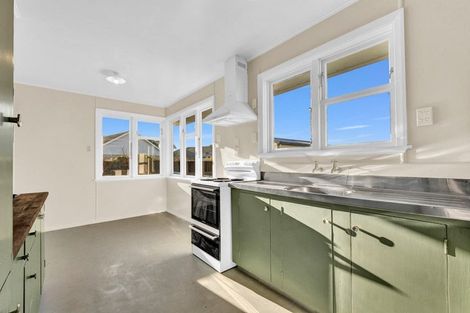 Photo of property in 32 Carisbrooke Street, Aranui, Christchurch, 8061