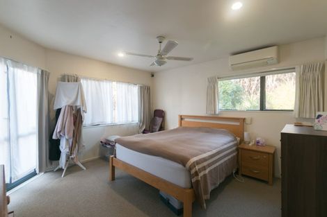 Photo of property in 42 Caribbean Drive, Unsworth Heights, Auckland, 0632