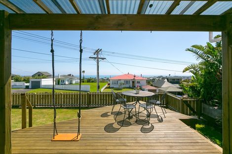 Photo of property in 23 Lismore Street, Strandon, New Plymouth, 4312