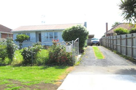 Photo of property in 27 Kiwi Esplanade, Mangere Bridge, Auckland, 2022