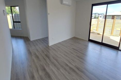 Photo of property in 20a Mackenzie Street, Te Atatu South, Auckland, 0610