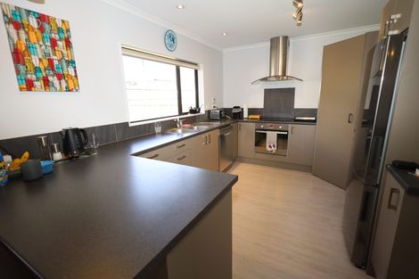 Photo of property in 11 Ballintoy Park Drive, Welcome Bay, Tauranga, 3175