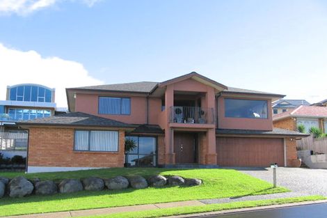 Photo of property in 96 Grovenor Drive, Orewa, 0931
