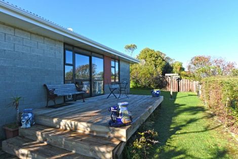 Photo of property in 22 Wilson Grove, Normandale, Lower Hutt, 5010