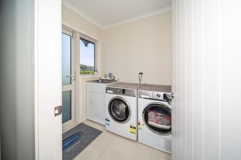 Photo of property in 53 Links Drive, Waiwhakaiho, New Plymouth, 4312