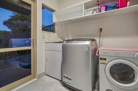 Photo of property in 20 Bayvista Close, Welcome Bay, Tauranga, 3112