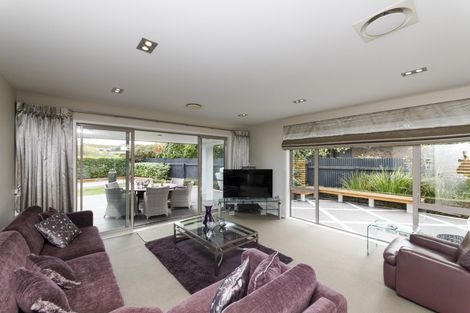 Photo of property in 2 Grand Oaks Drive, Awapuni, Palmerston North, 4412