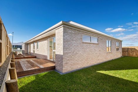 Photo of property in 2 Triplefin Avenue, Omokoroa, 3114
