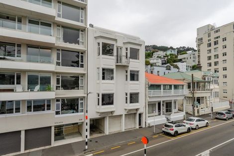 Photo of property in 3/246 Oriental Parade, Oriental Bay, Wellington, 6011