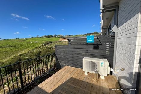 Photo of property in 8/23 Makomako Drive, Orewa, 0931