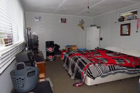 Photo of property in 80 Wakefield Street, Westport, 7825