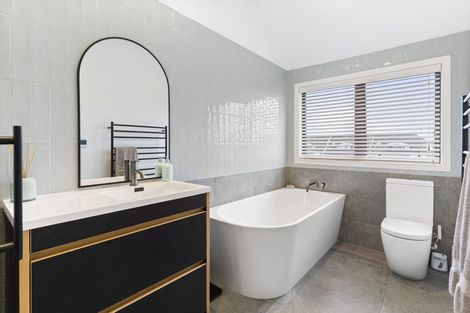 Photo of property in 4 Otahuri Crescent, Greenlane, Auckland, 1051