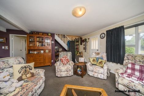 Photo of property in 50 Rhodes Drive, Kelvin Grove, Palmerston North, 4414