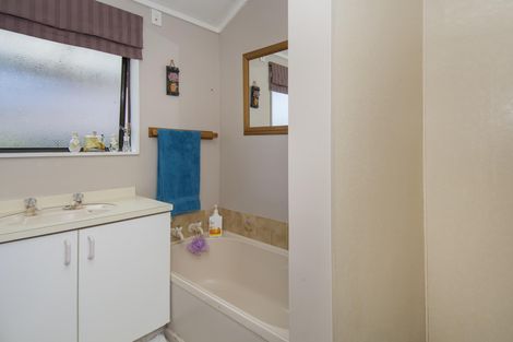 Photo of property in 7 Greenpark Way, Greerton, Tauranga, 3112