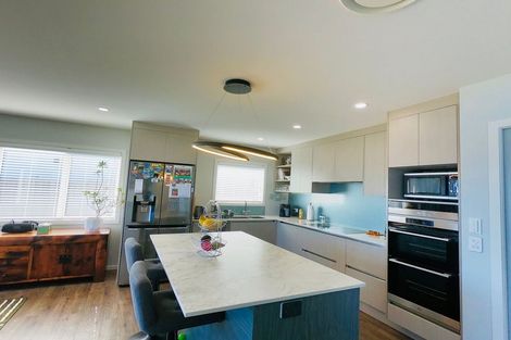 Photo of property in 36 Queen Charlotte Drive, Aotea, Porirua, 5024