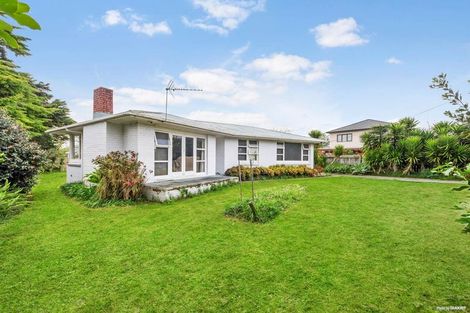 Photo of property in 81 Gloria Avenue, Te Atatu Peninsula, Auckland, 0610