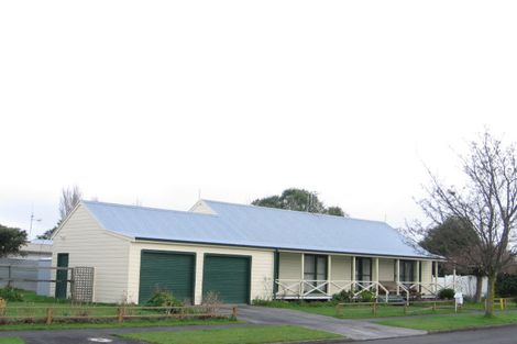 Photo of property in 6 Escort Grove, Awapuni, Palmerston North, 4412