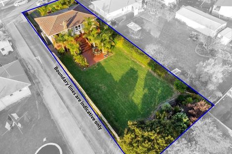 Photo of property in 12 Chilcott Road, Henderson, Auckland, 0612