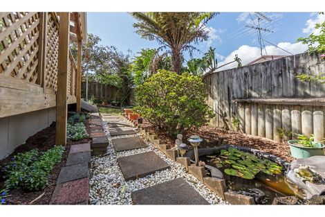 Photo of property in 76a Brian Crescent, Stanmore Bay, Whangaparaoa, 0932