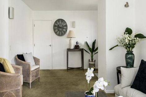 Photo of property in 11 Shortland Place, Havelock North, 4130