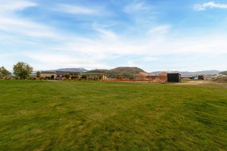 Photo of property in 24 Cunninghams Drive, Jacks Point, Queenstown, 9371