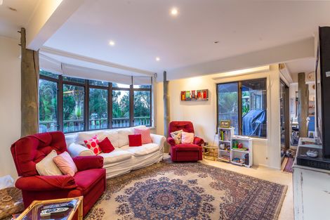 Photo of property in 39 Kohu Road, Titirangi, Auckland, 0604