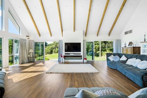 Photo of property in 105 Grassmere Road, Henderson Valley, Auckland, 0612