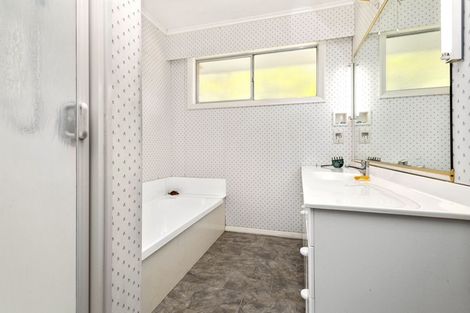 Photo of property in 30 Moeraki Road, Maoribank, Upper Hutt, 5018