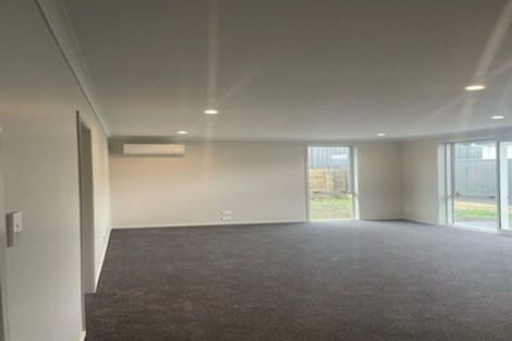 Photo of property in 22 Tabraham Crescent, Pyes Pa, Tauranga, 3112