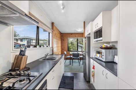 Photo of property in 2/85 Awaruku Road, Torbay, Auckland, 0630