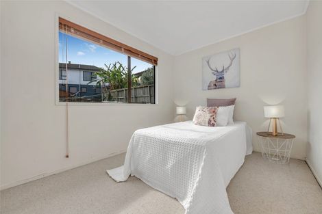 Photo of property in 30 Ransom Smyth Drive, Goodwood Heights, Auckland, 2105