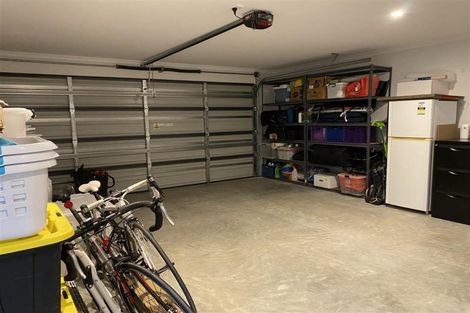 Photo of property in 4 Mooring Close, Whitby, Porirua, 5024