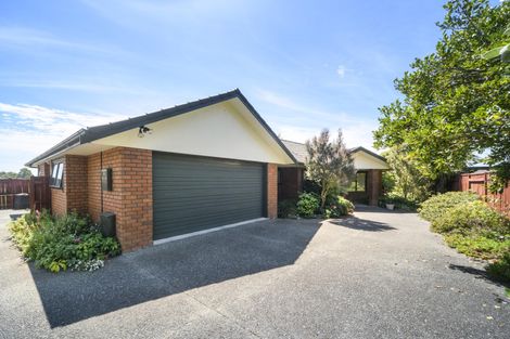 Photo of property in 97 Summerhill Drive, Fitzherbert, Palmerston North, 4410