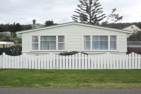 Photo of property in 160 Park Avenue, Waitarere Beach, Levin, 5510