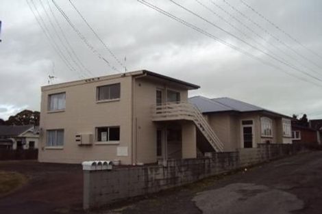 Photo of property in 2/10 Te Aroha Street, Hamilton East, Hamilton, 3216