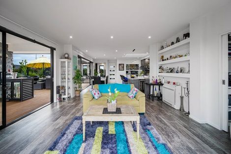 Photo of property in 11 Whitcombe Place, Darfield, 7571