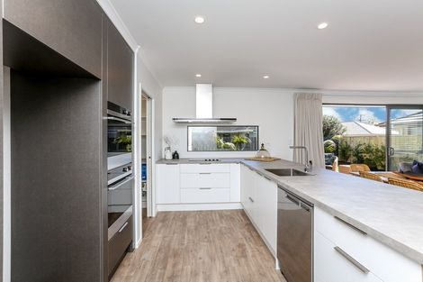 Photo of property in 386a Mangorei Road, Merrilands, New Plymouth, 4312