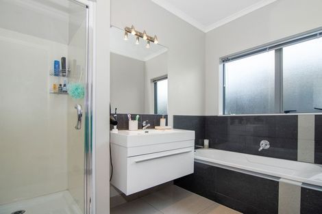 Photo of property in 9 Allgood Place, Rototuna North, Hamilton, 3210