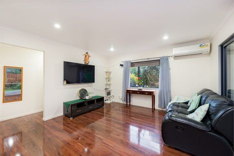 Photo of property in 13 Pyramid Place, Glen Eden, Auckland, 0602