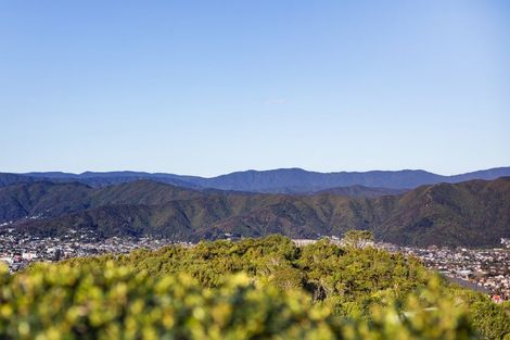 Photo of property in 5 Saint Elizabeth Heights, Normandale, Lower Hutt, 5010